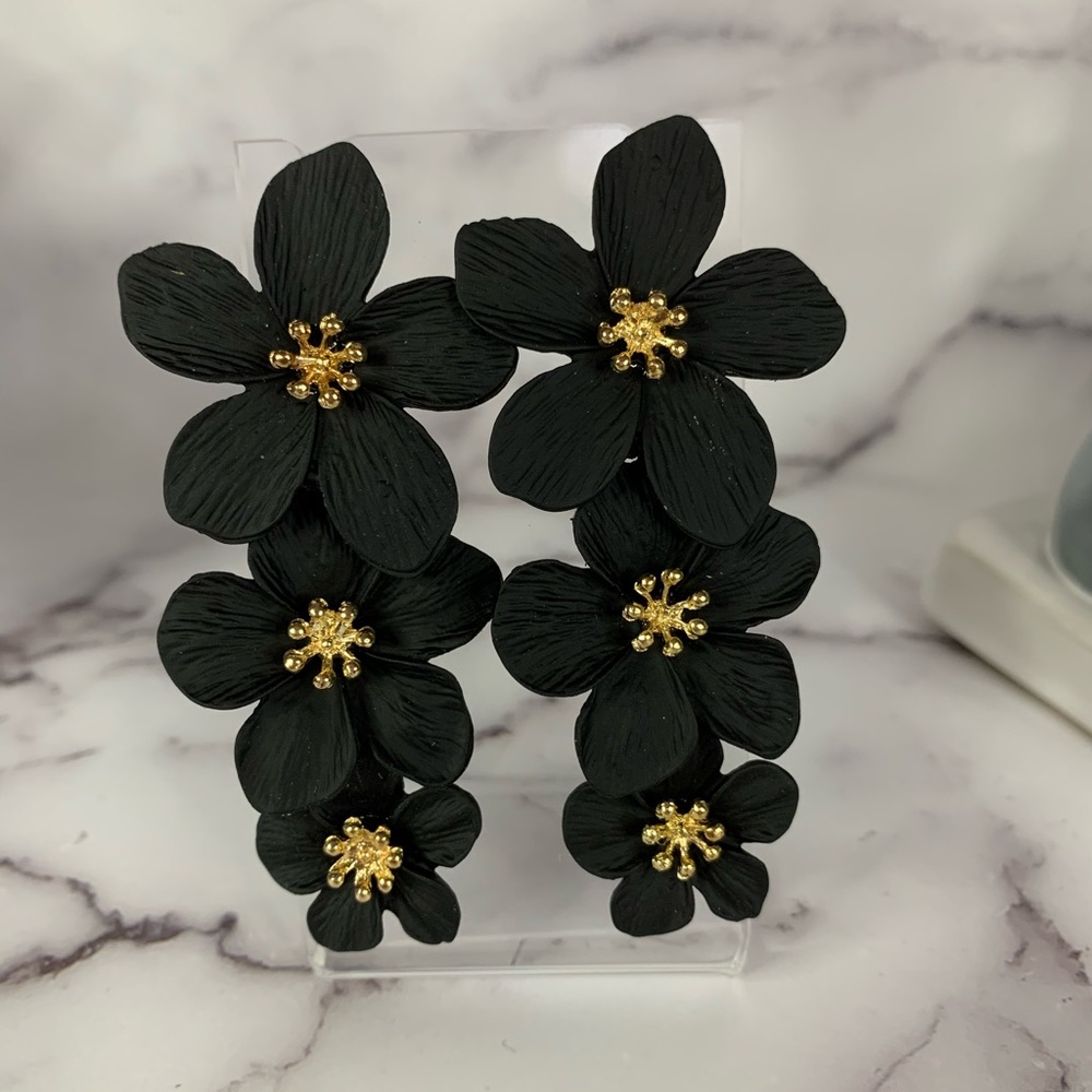 Flower statement earrings - Picture 2 of 4